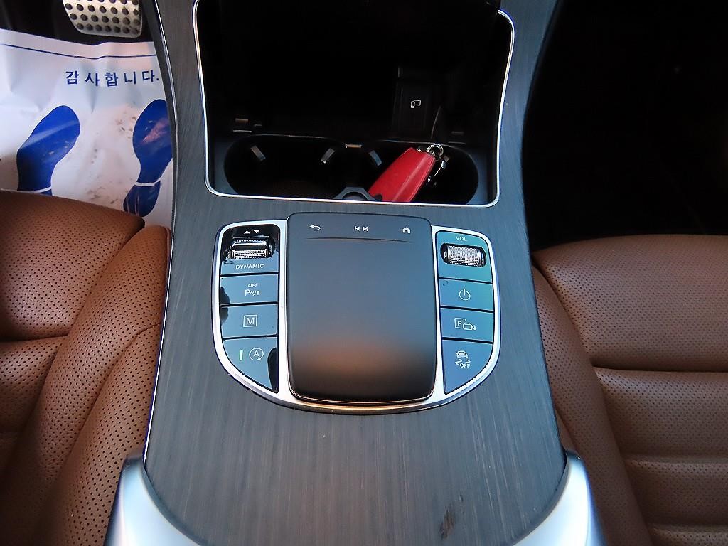 벤츠 GLC 클래스 GLC클래스 X253 GLC 300 4MATIC 프리미엄 쿠페 이미지 12
