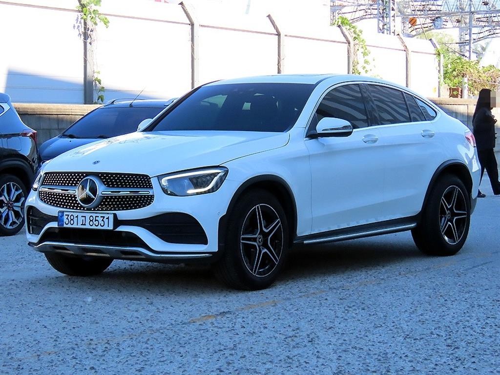 벤츠 GLC 클래스 GLC클래스 X253 GLC 300 4MATIC 프리미엄 쿠페 이미지 2