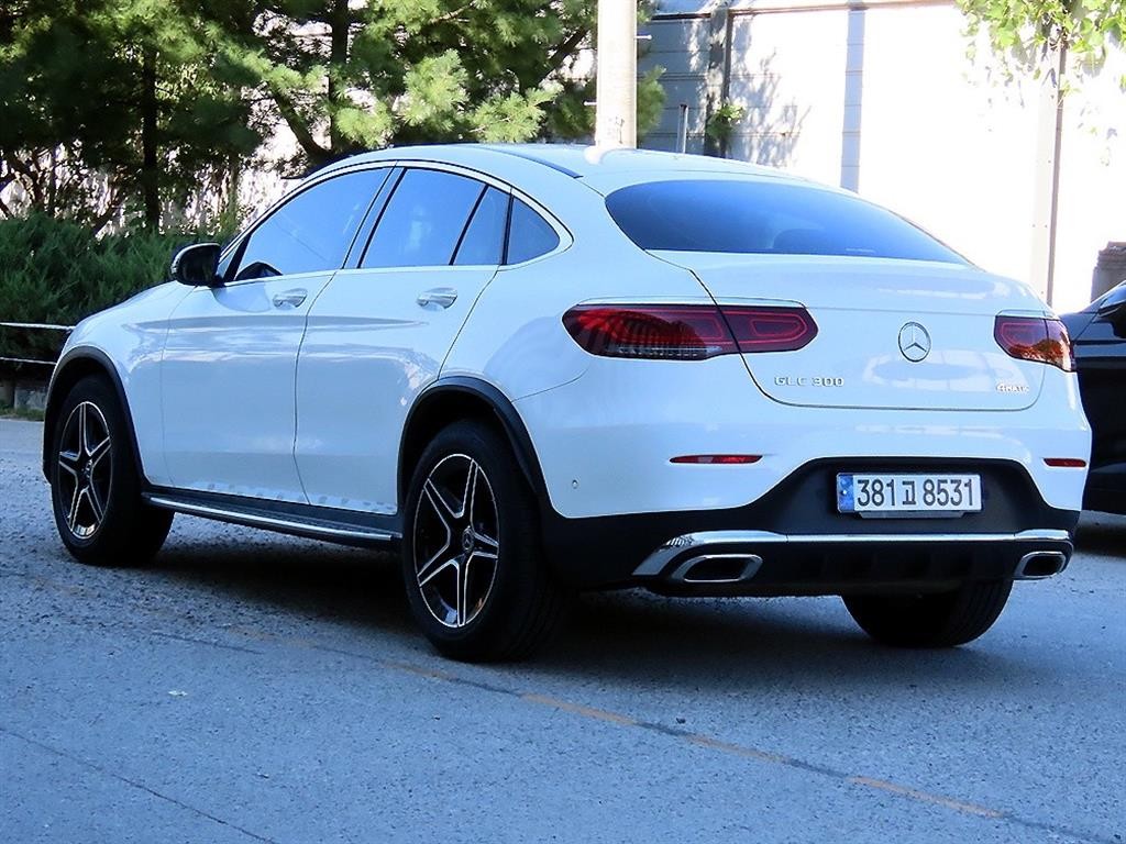 벤츠 GLC 클래스 GLC클래스 X253 GLC 300 4MATIC 프리미엄 쿠페 이미지 3