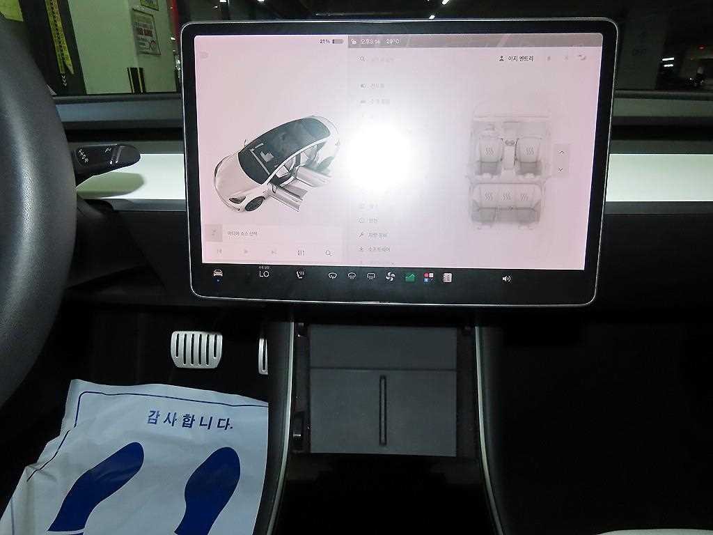 테슬라 모델 3 퍼포먼스 이미지 11