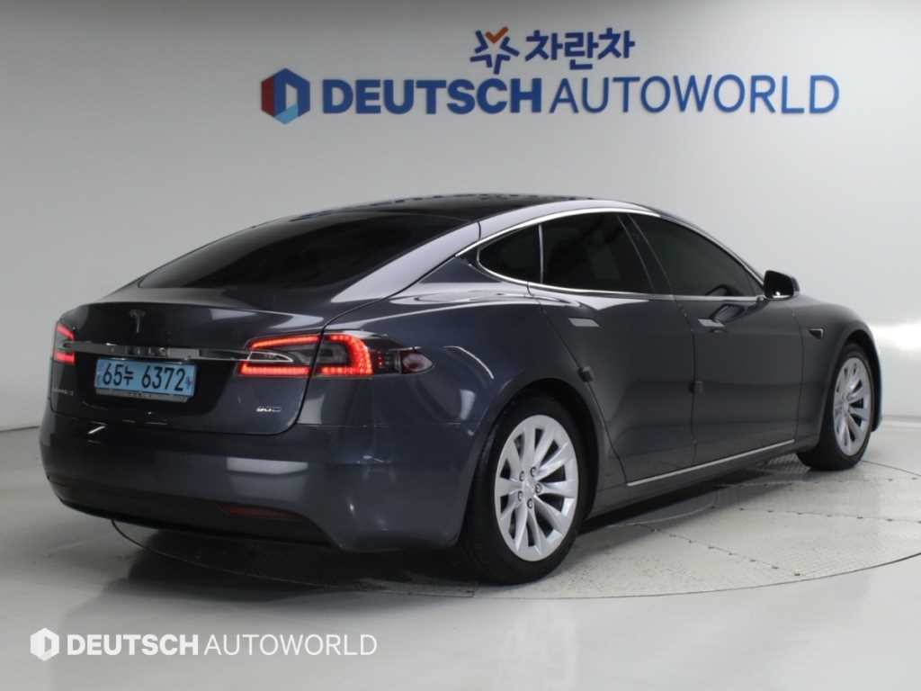 테슬라 모델 S 90D 이미지 2
