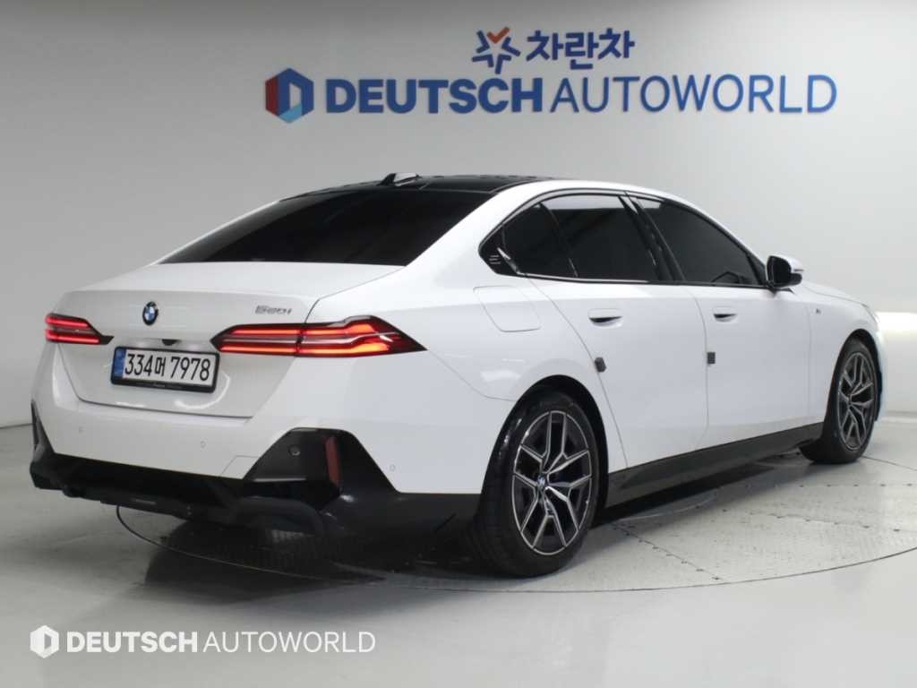 BMW 5시리즈 5시리즈 (G60) 520i M 스포츠 이미지 2