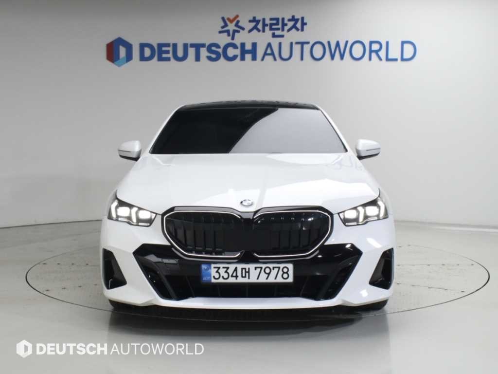 BMW 5시리즈 5시리즈 (G60) 520i M 스포츠 이미지 3