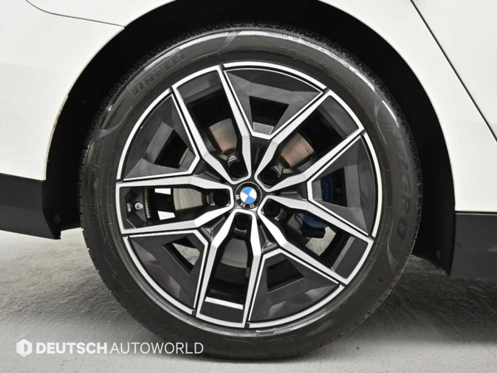 BMW 5시리즈 5시리즈 (G60) 520i M 스포츠 이미지 5