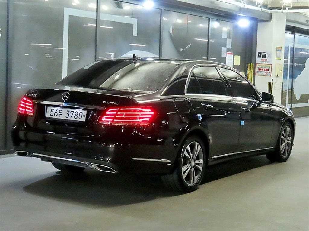 벤츠 E 클래스 E-클래스 W212 E220 블루텍 아방가르드 이미지 4
