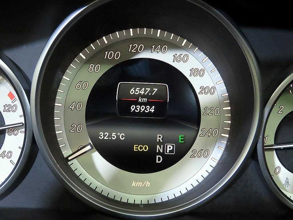 벤츠 E 클래스 E-클래스 W212 E220 블루텍 아방가르드 이미지 9