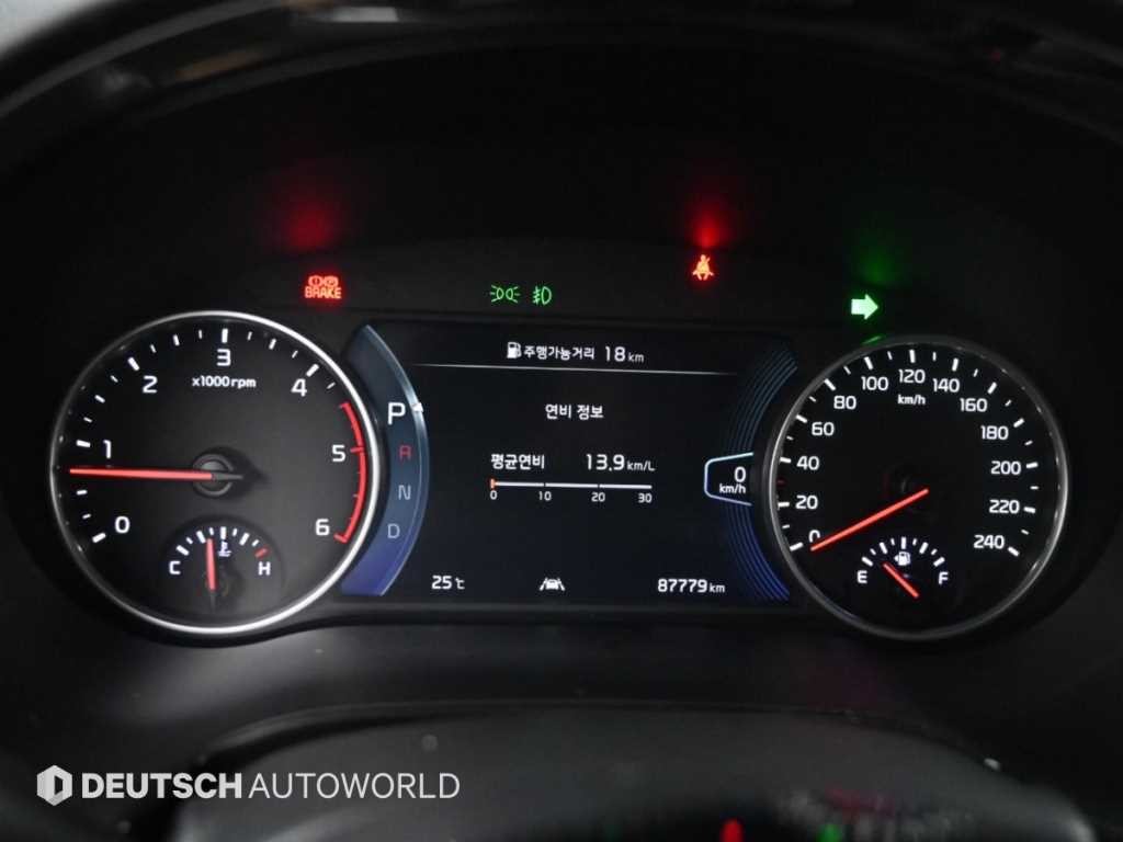 기아 셀토스 디젤 1.6 4WD 노블레스 이미지 8