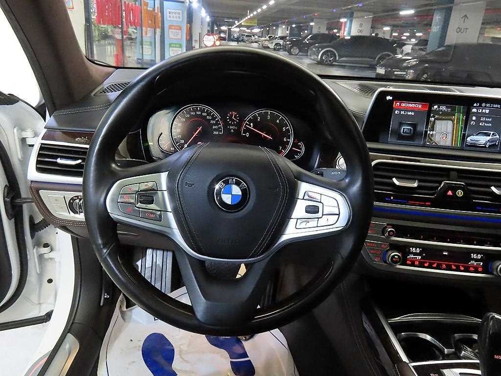 BMW 7시리즈 7시리즈 (G11) 750Li xDrive 프레스티지 이미지 8
