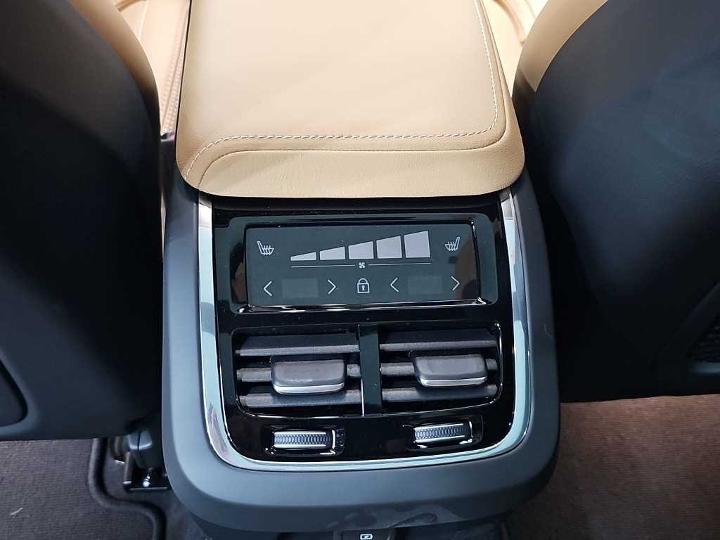 볼보 V60 V60 크로스 컨트리 2세대 2.0 B5 AWD 이미지 13