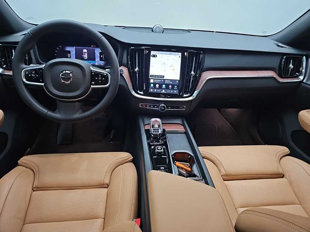 볼보 V60 V60 크로스 컨트리 2세대 2.0 B5 AWD 이미지 7