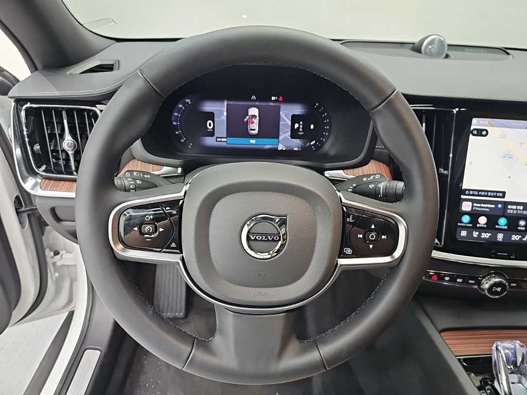 볼보 V60 V60 크로스 컨트리 2세대 2.0 B5 AWD 이미지 9