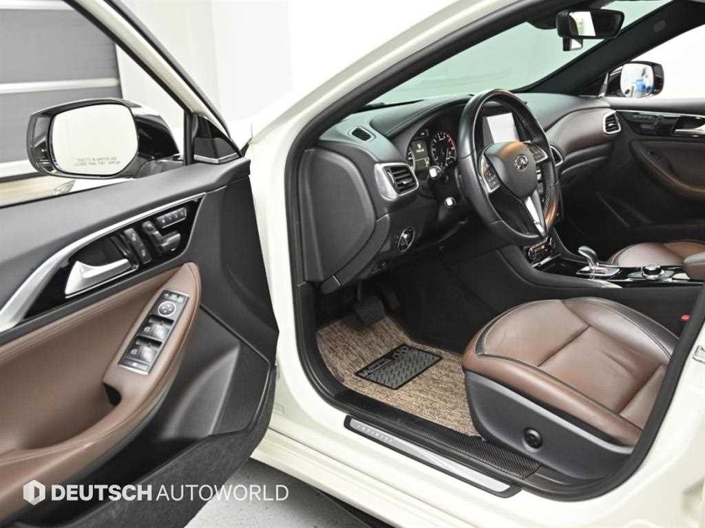 인피니티 Q Q30 2.0 카페 틱 이미지 11