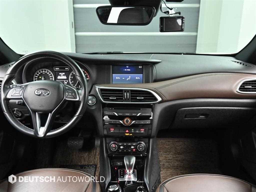 인피니티 Q Q30 2.0 카페 틱 이미지 7