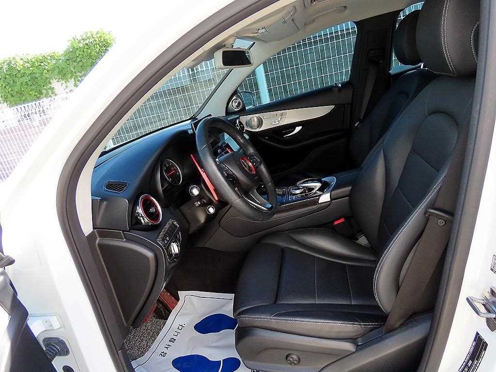 벤츠 GLC 클래스 GLC클래스 X253 GLC 220 d 4MATIC 쿠페 이미지 5