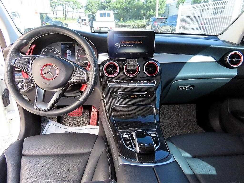 벤츠 GLC 클래스 GLC클래스 X253 GLC 220 d 4MATIC 쿠페 이미지 7