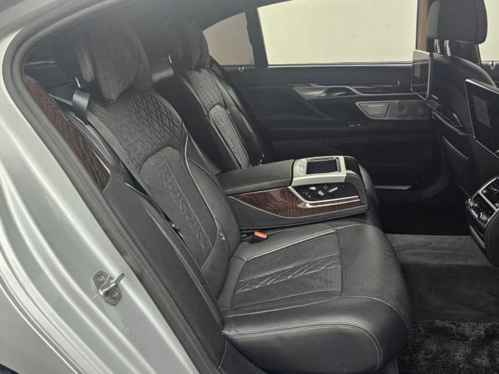 BMW 7시리즈 7시리즈 (G11) 750Li xDrive 디자인 퓨어 엑설런스 이미지 12