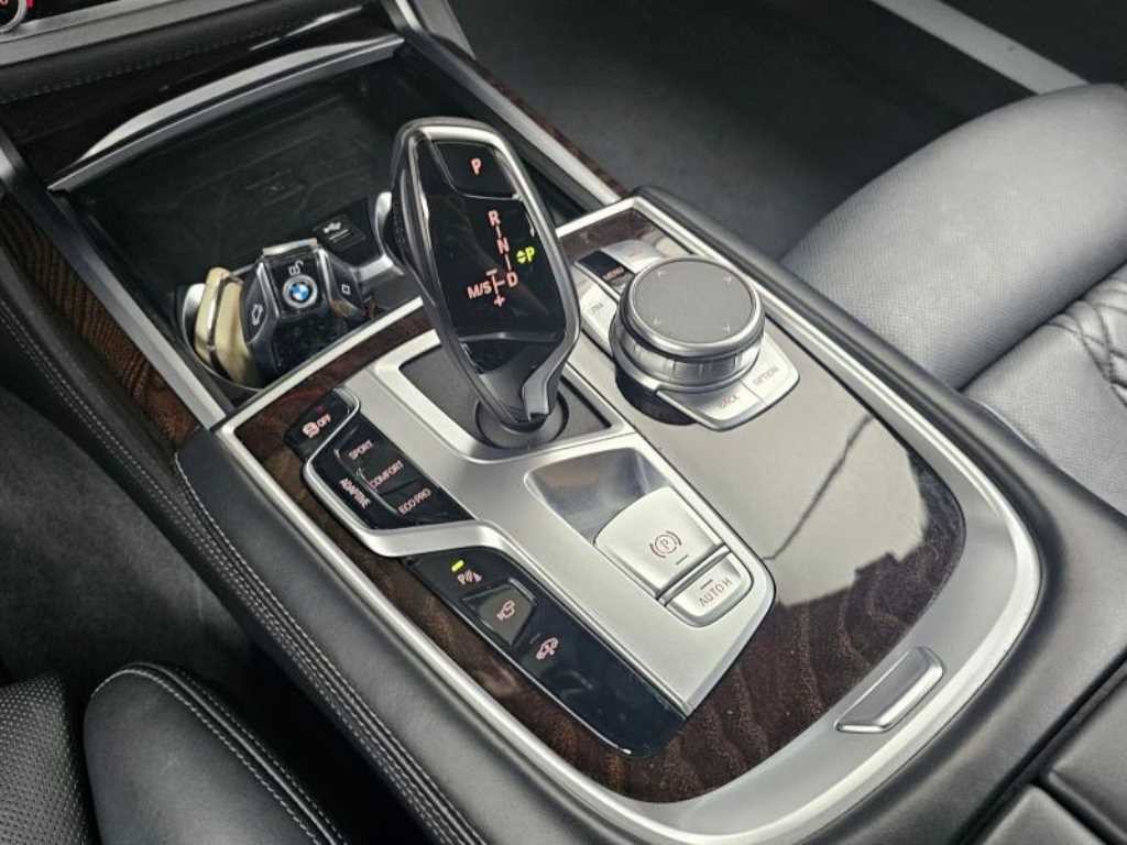 BMW 7시리즈 7시리즈 (G11) 750Li xDrive 디자인 퓨어 엑설런스 이미지 9