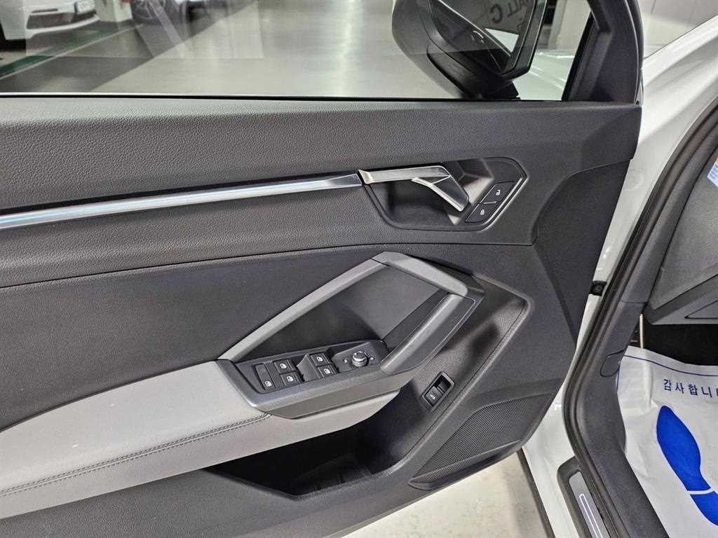아우디 Q3 Q3 (F3) 35 TDI 스포트백 이미지 13