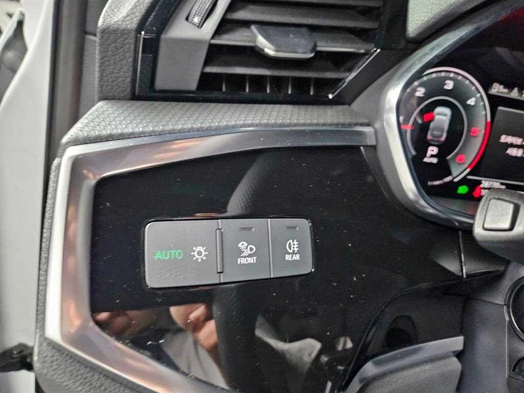 아우디 Q3 Q3 (F3) 35 TDI 스포트백 이미지 14