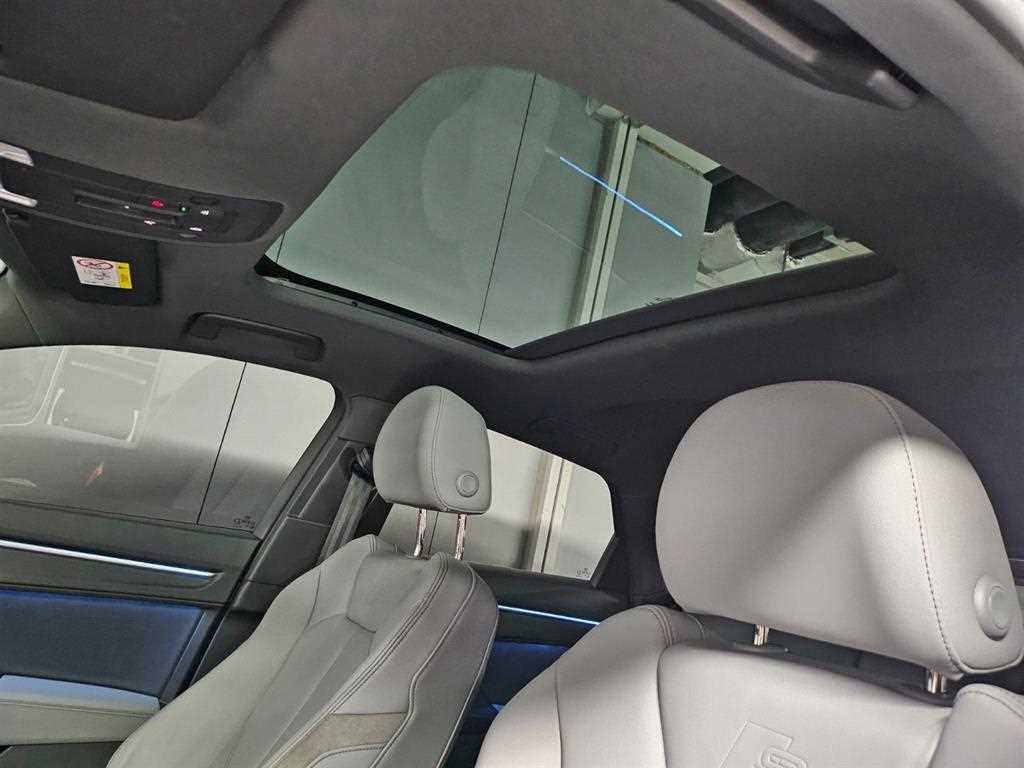 아우디 Q3 Q3 (F3) 35 TDI 스포트백 이미지 15