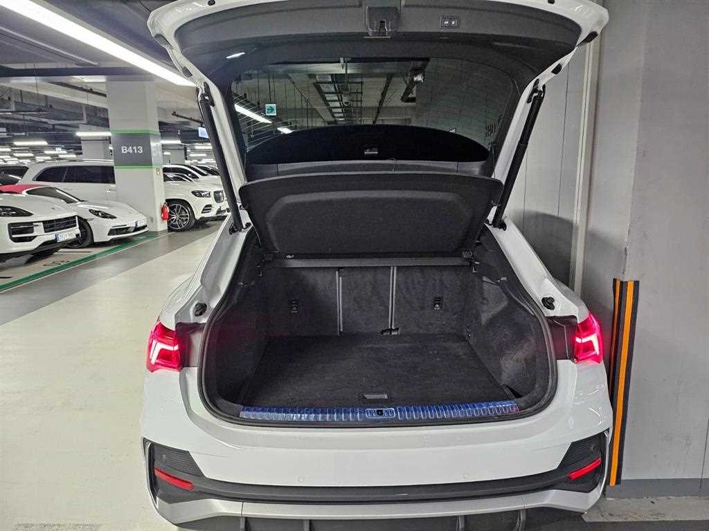 아우디 Q3 Q3 (F3) 35 TDI 스포트백 이미지 17