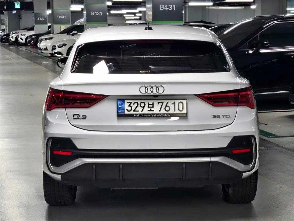 아우디 Q3 Q3 (F3) 35 TDI 스포트백 이미지 3