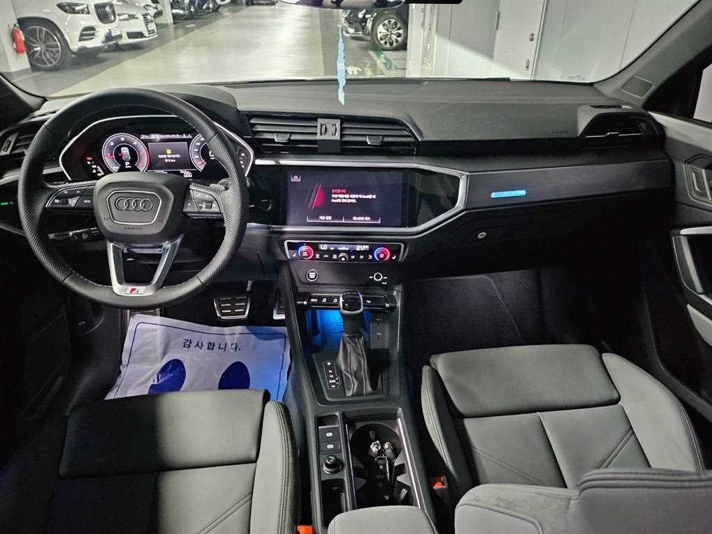 아우디 Q3 Q3 (F3) 35 TDI 스포트백 이미지 4