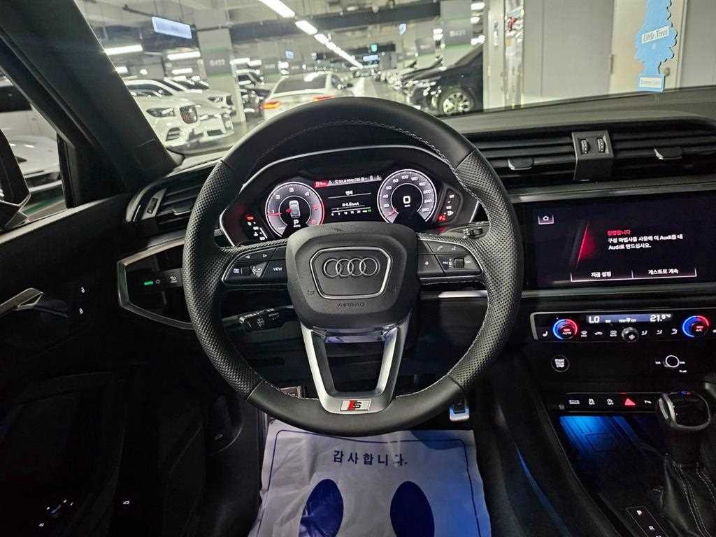 아우디 Q3 Q3 (F3) 35 TDI 스포트백 이미지 6