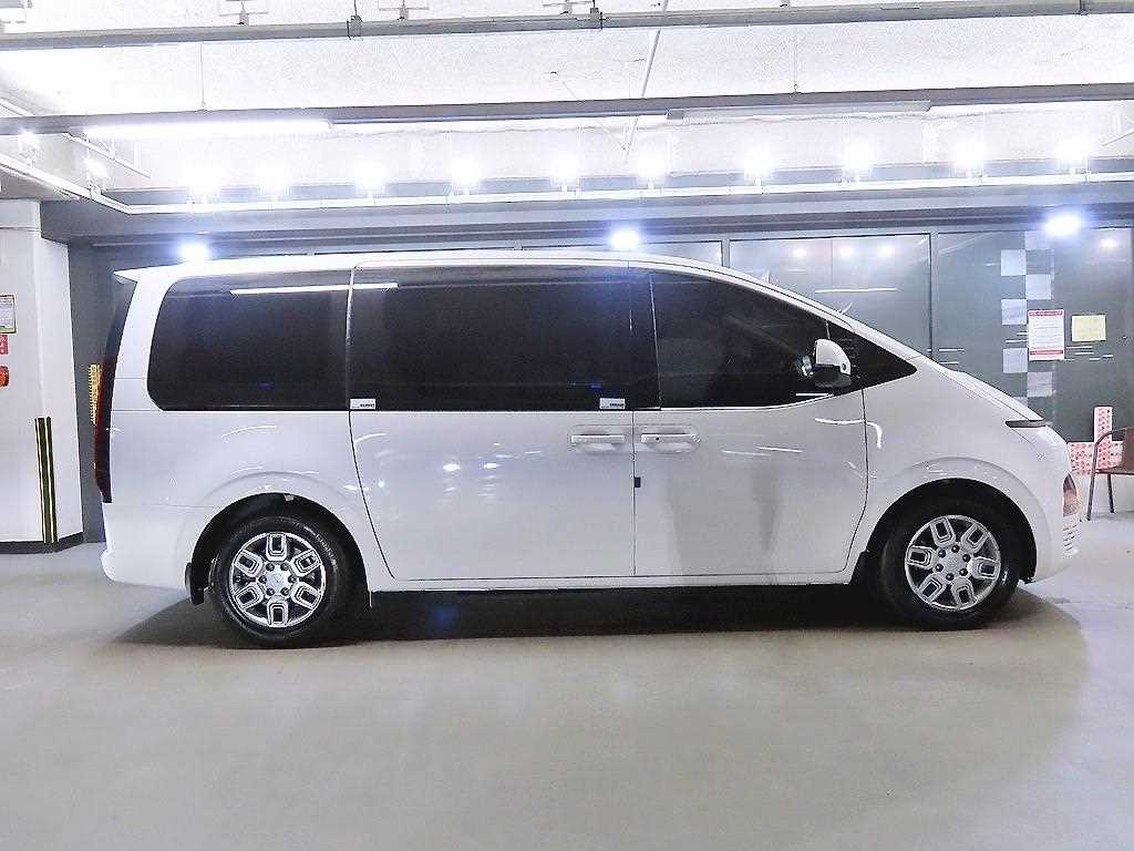 현대 스타리아 2WD 디젤 투어러 모던 11인승 이미지 3