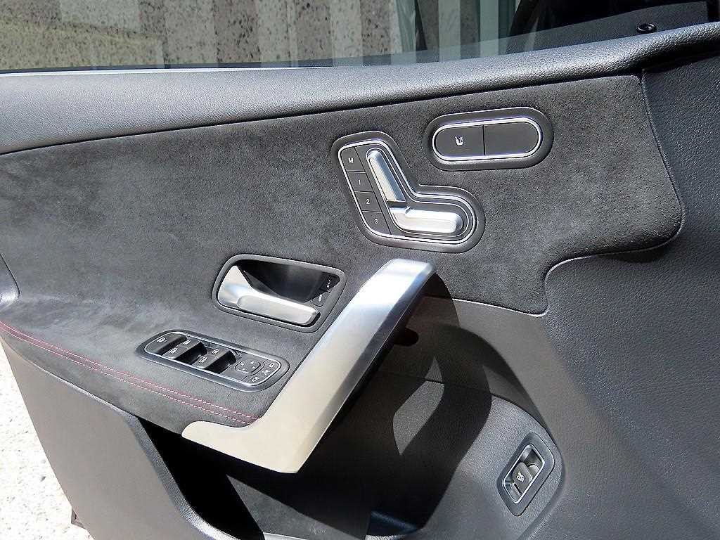 벤츠 A 클래스 A클래스 W177 A250 4MATIC 세단 이미지 11