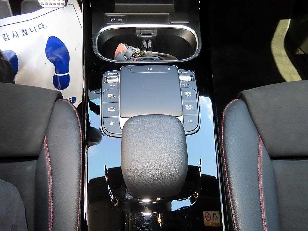 벤츠 A 클래스 A클래스 W177 A250 4MATIC 세단 이미지 12