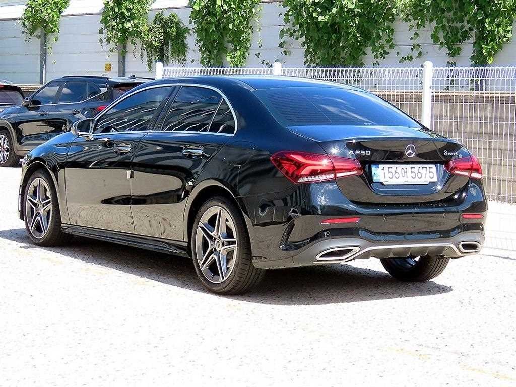 벤츠 A 클래스 A클래스 W177 A250 4MATIC 세단 이미지 3