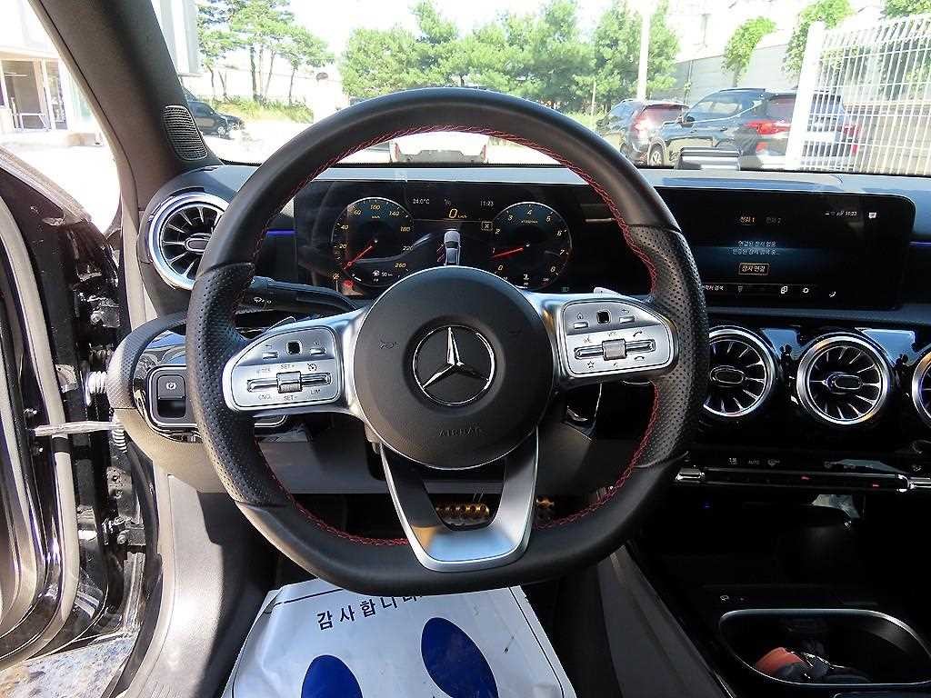 벤츠 A 클래스 A클래스 W177 A250 4MATIC 세단 이미지 8