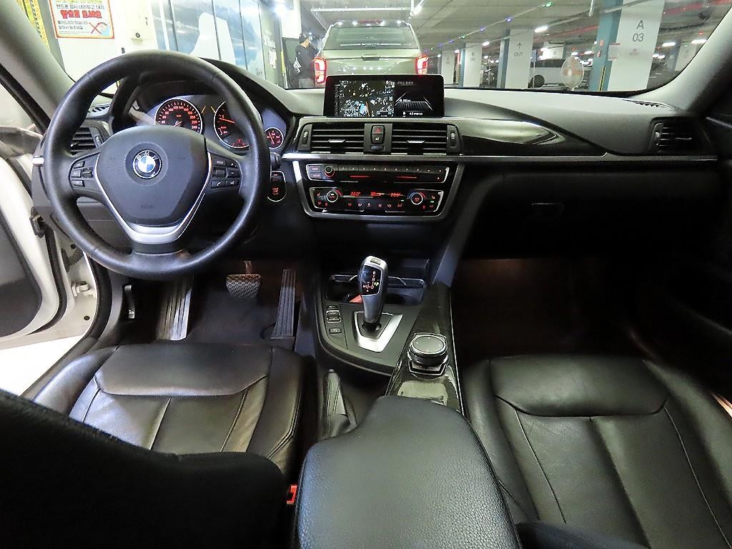 BMW 4시리즈 4시리즈 (F32) 420d 그란쿠페 럭셔리 이미지 10