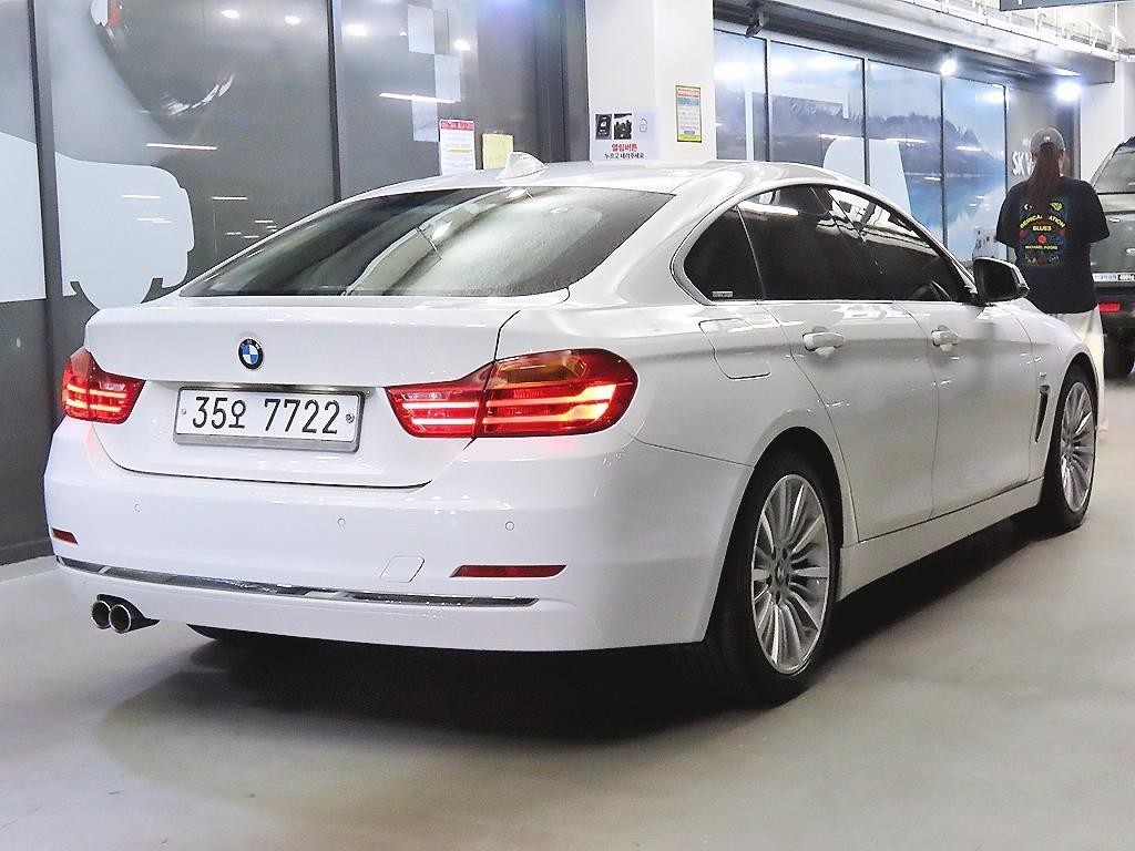 BMW 4시리즈 4시리즈 (F32) 420d 그란쿠페 럭셔리 이미지 4