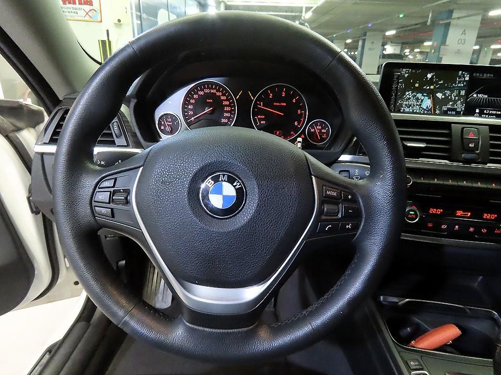 BMW 4시리즈 4시리즈 (F32) 420d 그란쿠페 럭셔리 이미지 8
