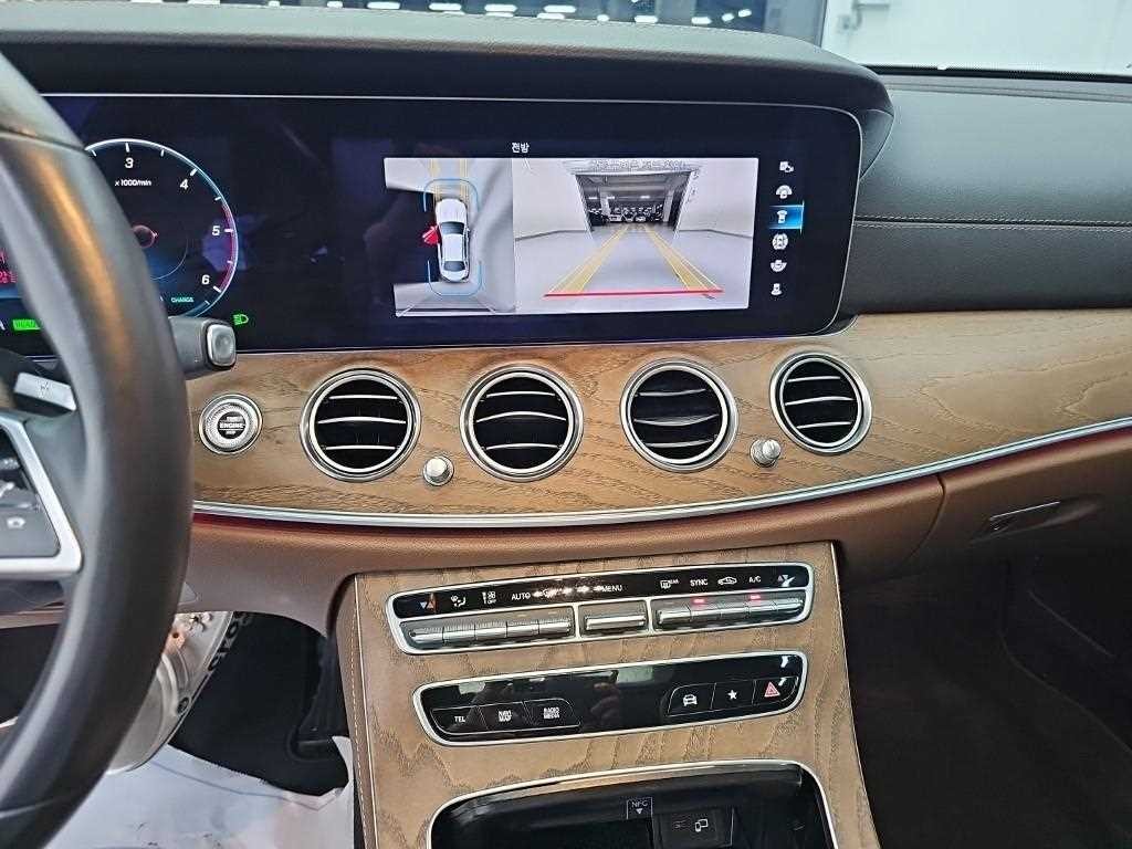 벤츠 E 클래스 E-클래스 W213 E220d 4MATIC 익스클루시브 이미지 10