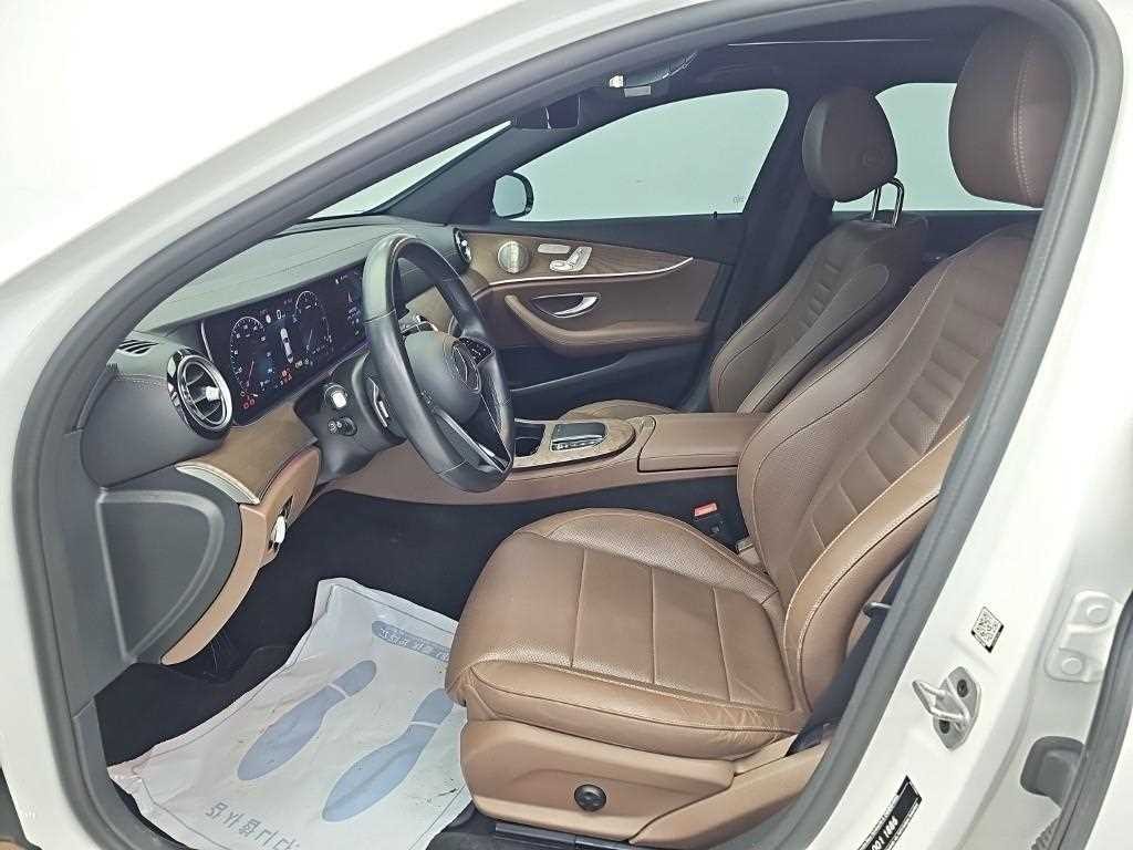 벤츠 E 클래스 E-클래스 W213 E220d 4MATIC 익스클루시브 이미지 11