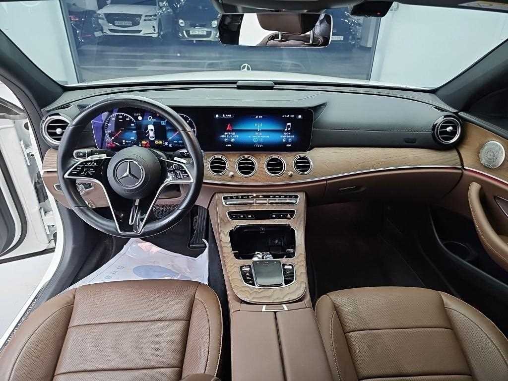 벤츠 E 클래스 E-클래스 W213 E220d 4MATIC 익스클루시브 이미지 7