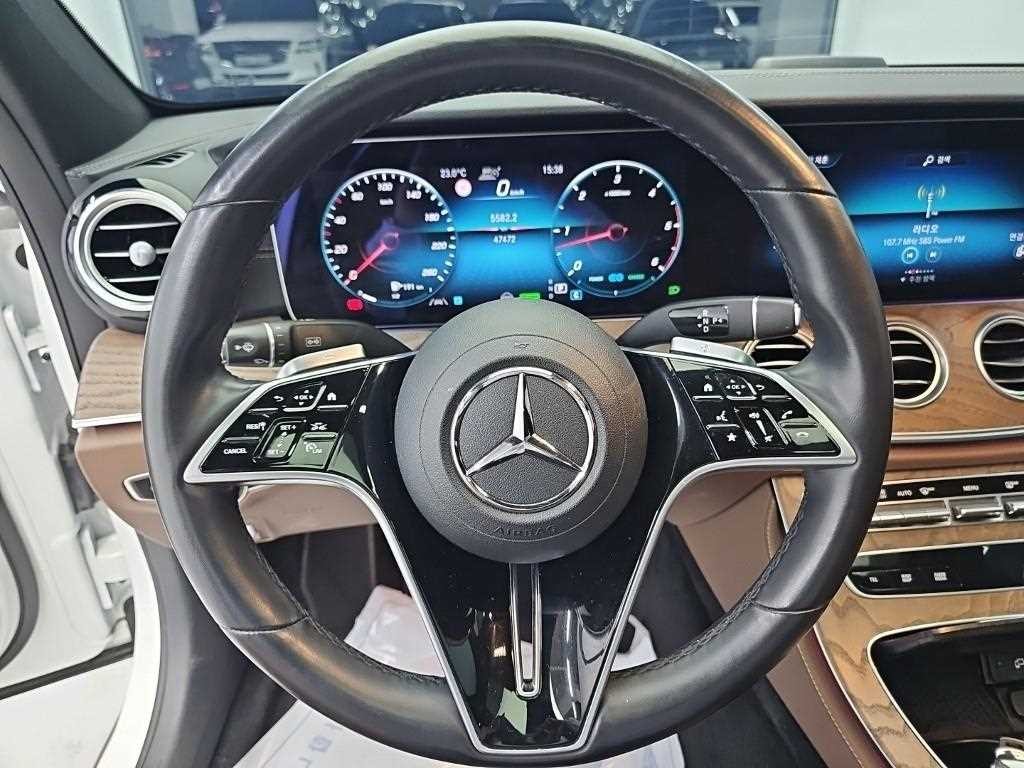 벤츠 E 클래스 E-클래스 W213 E220d 4MATIC 익스클루시브 이미지 9
