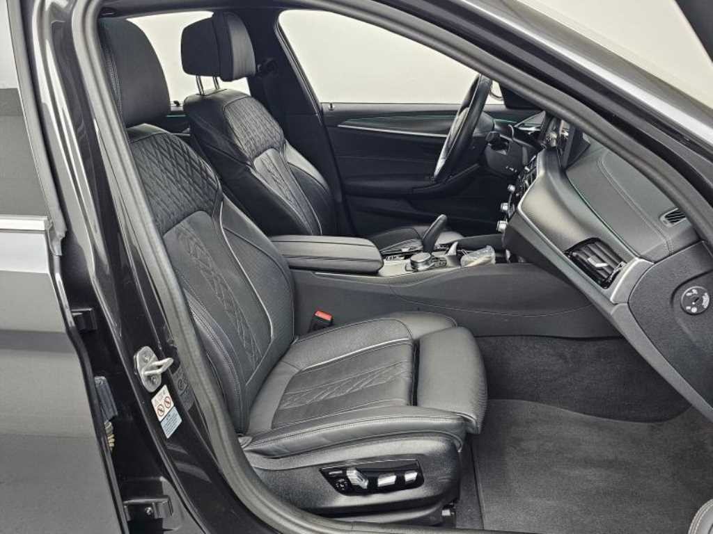 BMW 5시리즈 5시리즈 (G30) 523d M 스포츠 이미지 10