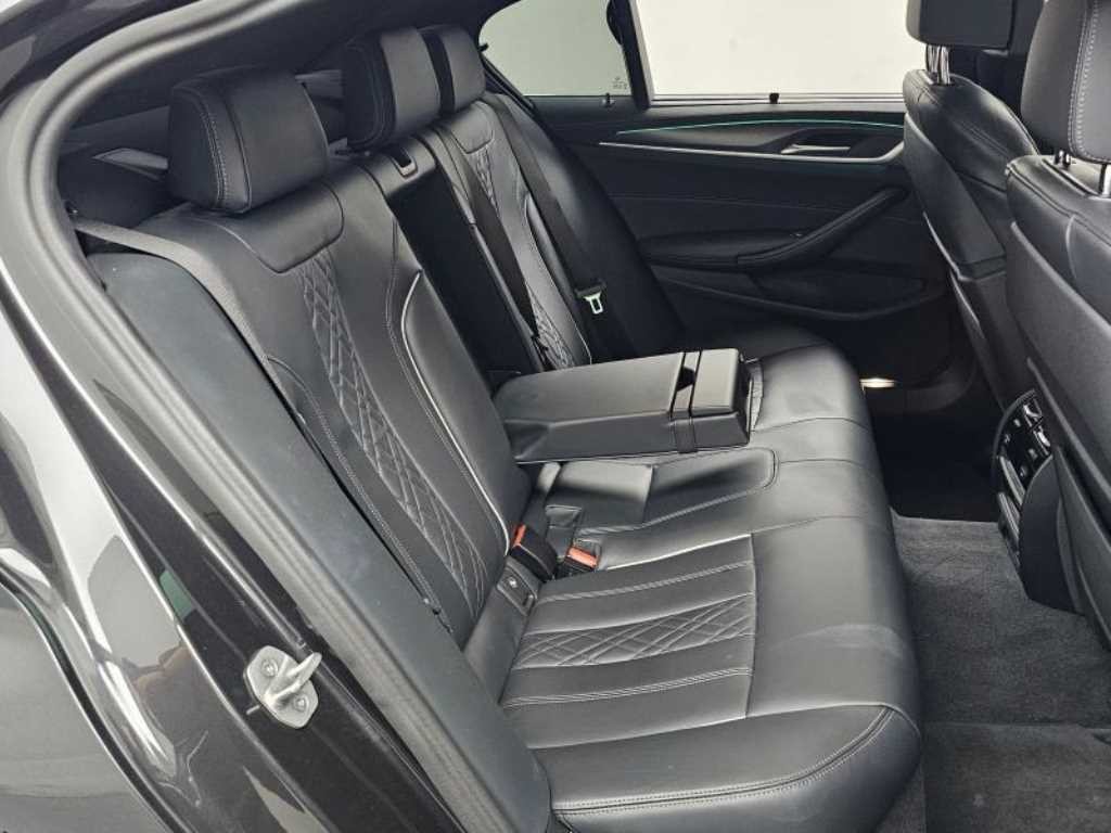 BMW 5시리즈 5시리즈 (G30) 523d M 스포츠 이미지 12