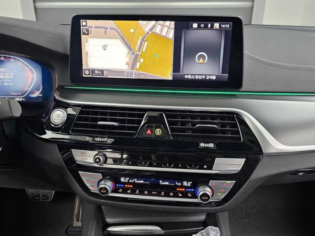 BMW 5시리즈 5시리즈 (G30) 523d M 스포츠 이미지 14