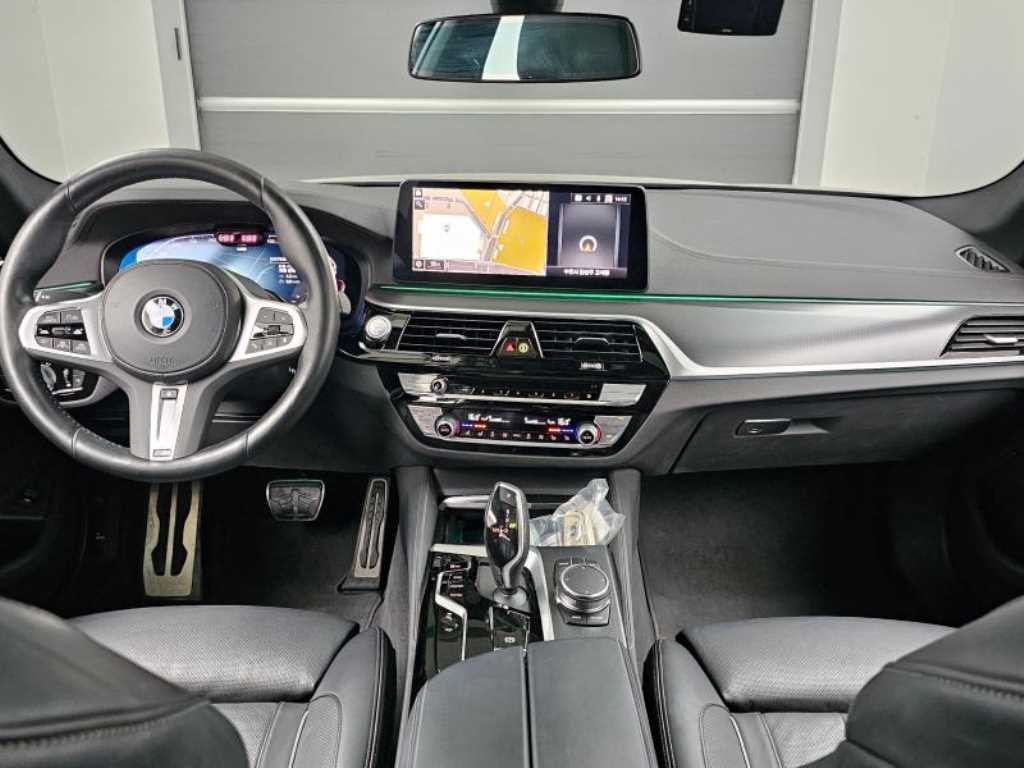 BMW 5시리즈 5시리즈 (G30) 523d M 스포츠 이미지 7