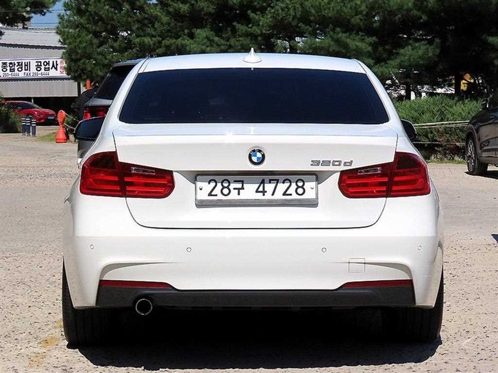 BMW 3시리즈 3시리즈 (F30) 320d M 퍼포먼스 에디션 이미지 4