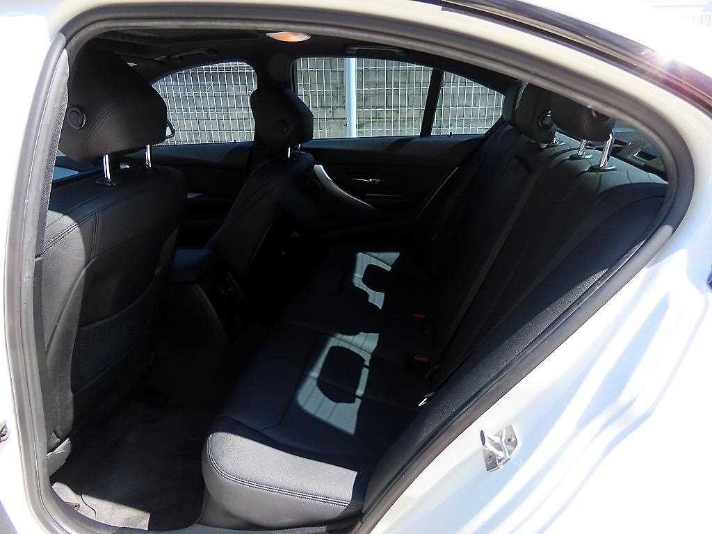 BMW 3시리즈 3시리즈 (F30) 320d M 퍼포먼스 에디션 이미지 6