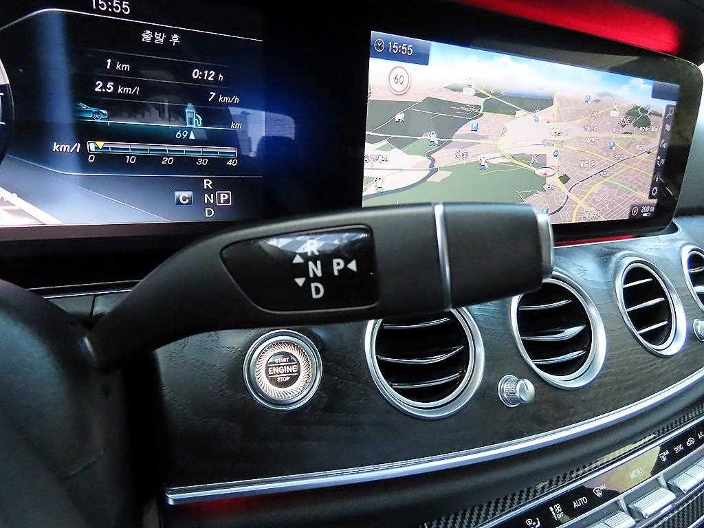 벤츠 E 클래스 E-클래스 W213 E300 4MATIC 아방가르드인텔리전트드라이브 이미지 10