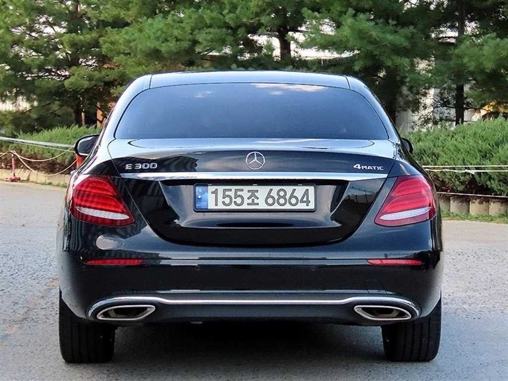 벤츠 E 클래스 E-클래스 W213 E300 4MATIC 아방가르드인텔리전트드라이브 이미지 4