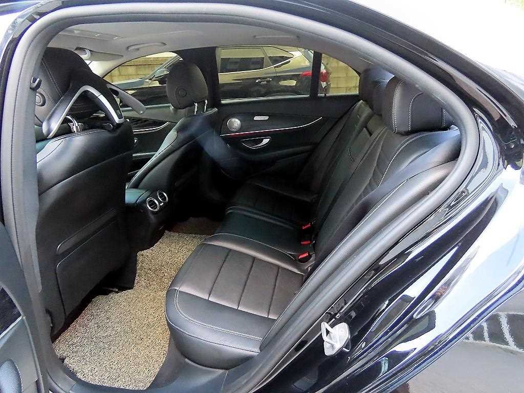 벤츠 E 클래스 E-클래스 W213 E300 4MATIC 아방가르드인텔리전트드라이브 이미지 6