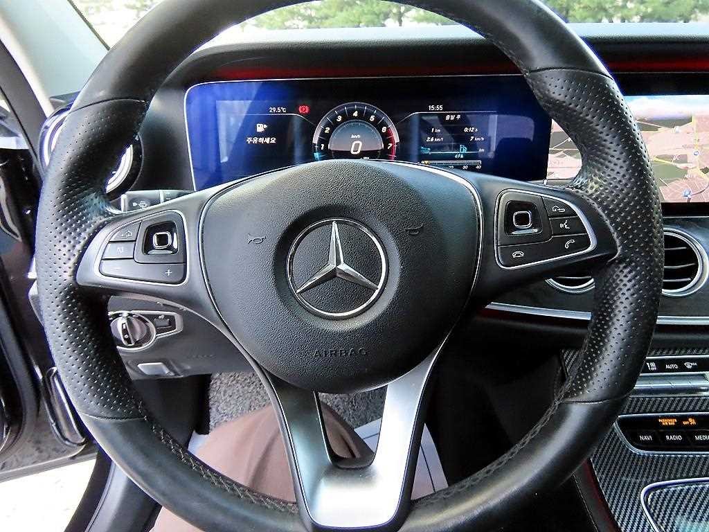 벤츠 E 클래스 E-클래스 W213 E300 4MATIC 아방가르드인텔리전트드라이브 이미지 8